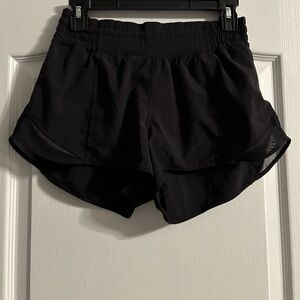 Lululemon high rise hotty hot shorts